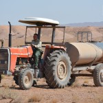 آبیاری دستی به زیستگاه یوزپلنگ آسیایی